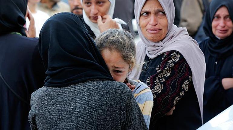 İsrail'in 412 gündür saldırılarını sürdürdüğü Gazze'de can kaybı 44 bin 56'ya yükseldi