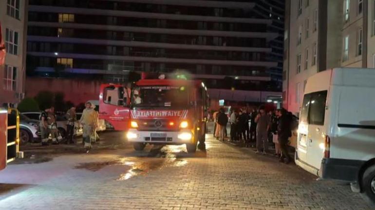 Esenyurtta sitede yangın 8inci kattan atlayan kadın hastaneye kaldırıldı
