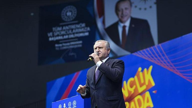 Bakan Aşkın Bak: Türkiye'nin gençleri gümbür gümbür geliyor