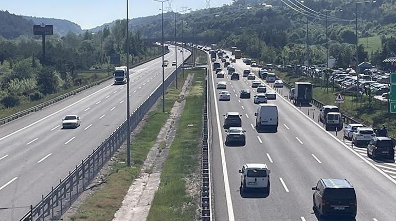 Göç başladı İstanbul'da sabah yola çıktılar