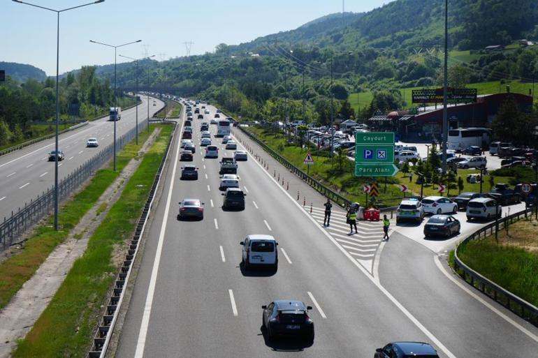 Göç başladı İstanbul'da sabah yola çıktılar