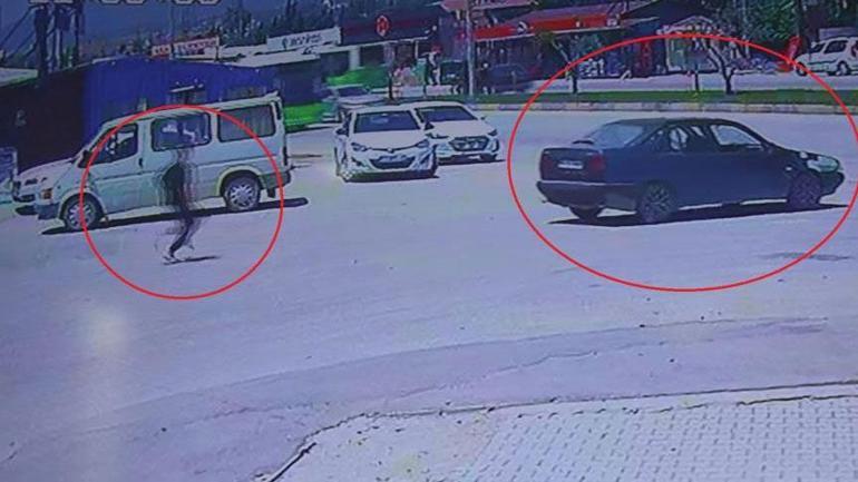 El frenini çekmeyi unuttu, peşinden çaresizce koştu: Kafamı kaldırdığımda gidiyordu